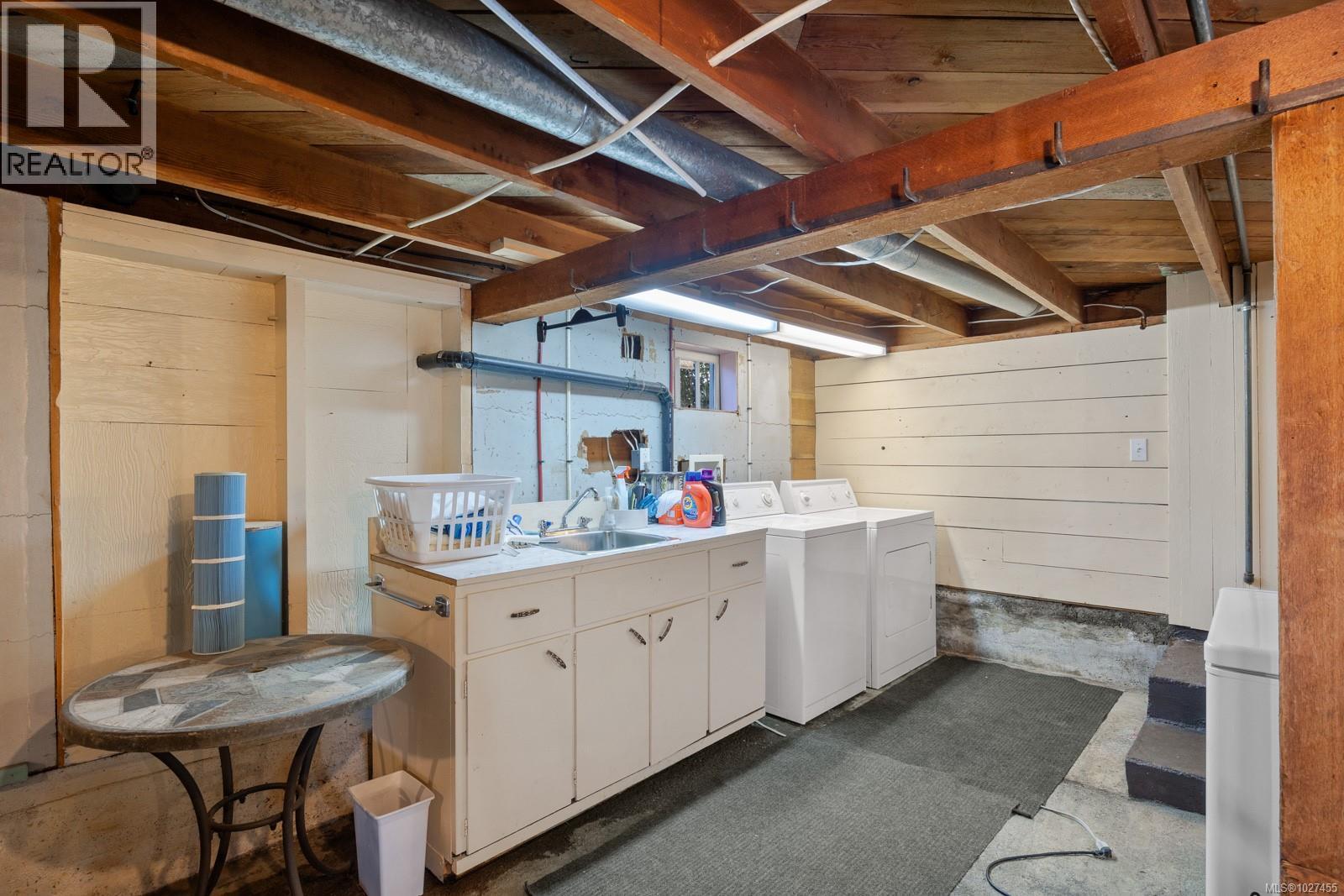 2725 Derwent Ave, Cumberland, British Columbia  V0R 1S0 - Photo 14 - 1027455