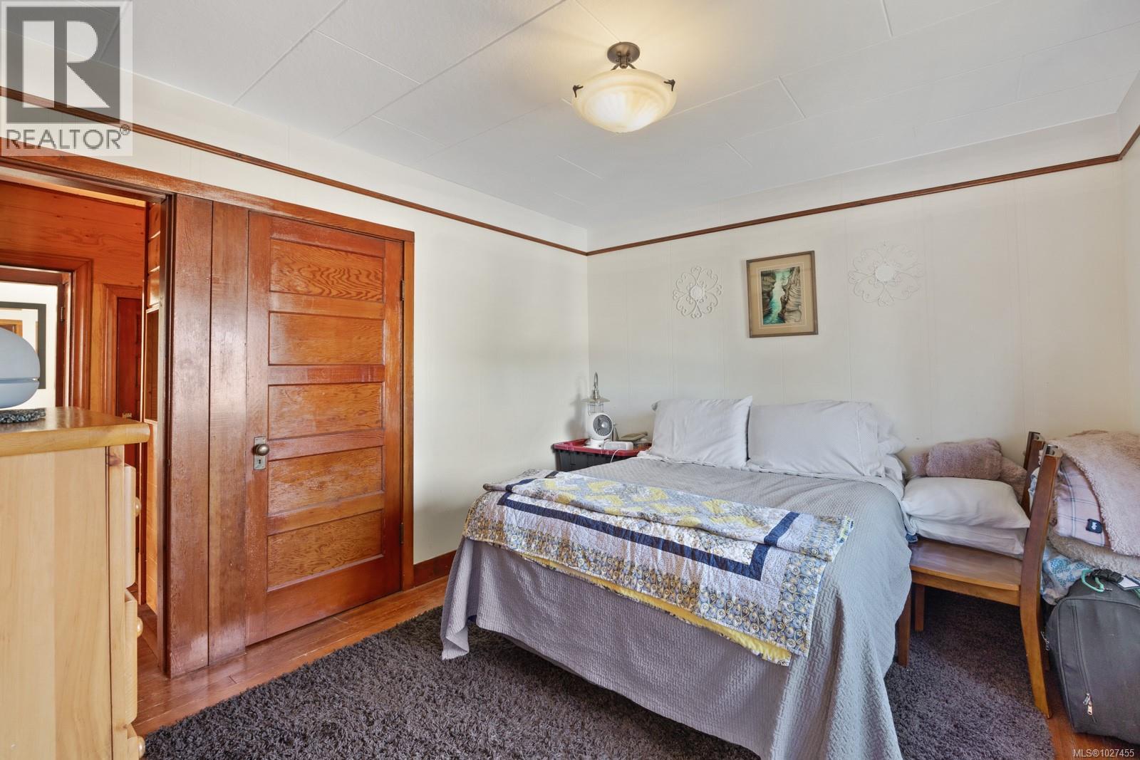 2725 Derwent Ave, Cumberland, British Columbia  V0R 1S0 - Photo 4 - 1027455