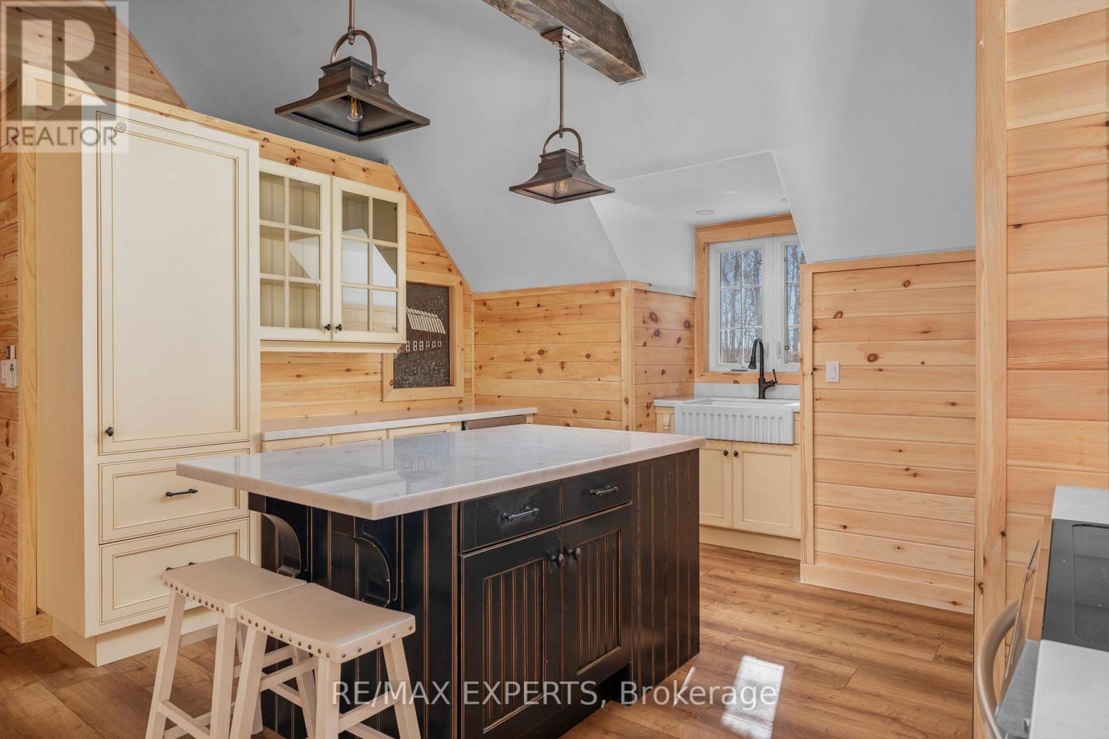 Loft - 14746 Caledon-King Twnln Line S, Caledon, Ontario  L7E 3R4 - Photo 10 - W12843552