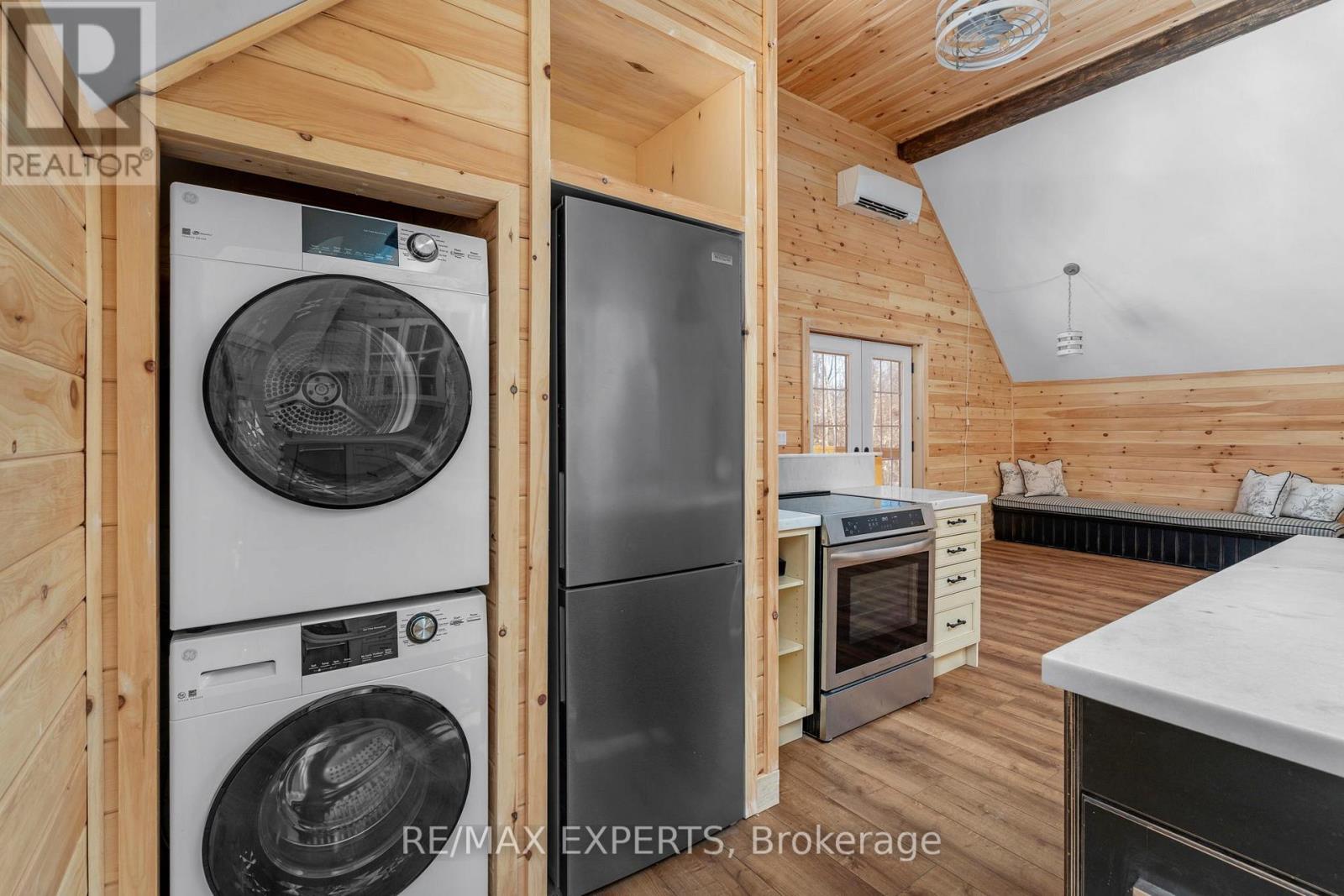 Loft - 14746 Caledon-King Twnln Line S, Caledon, Ontario  L7E 3R4 - Photo 11 - W12843552