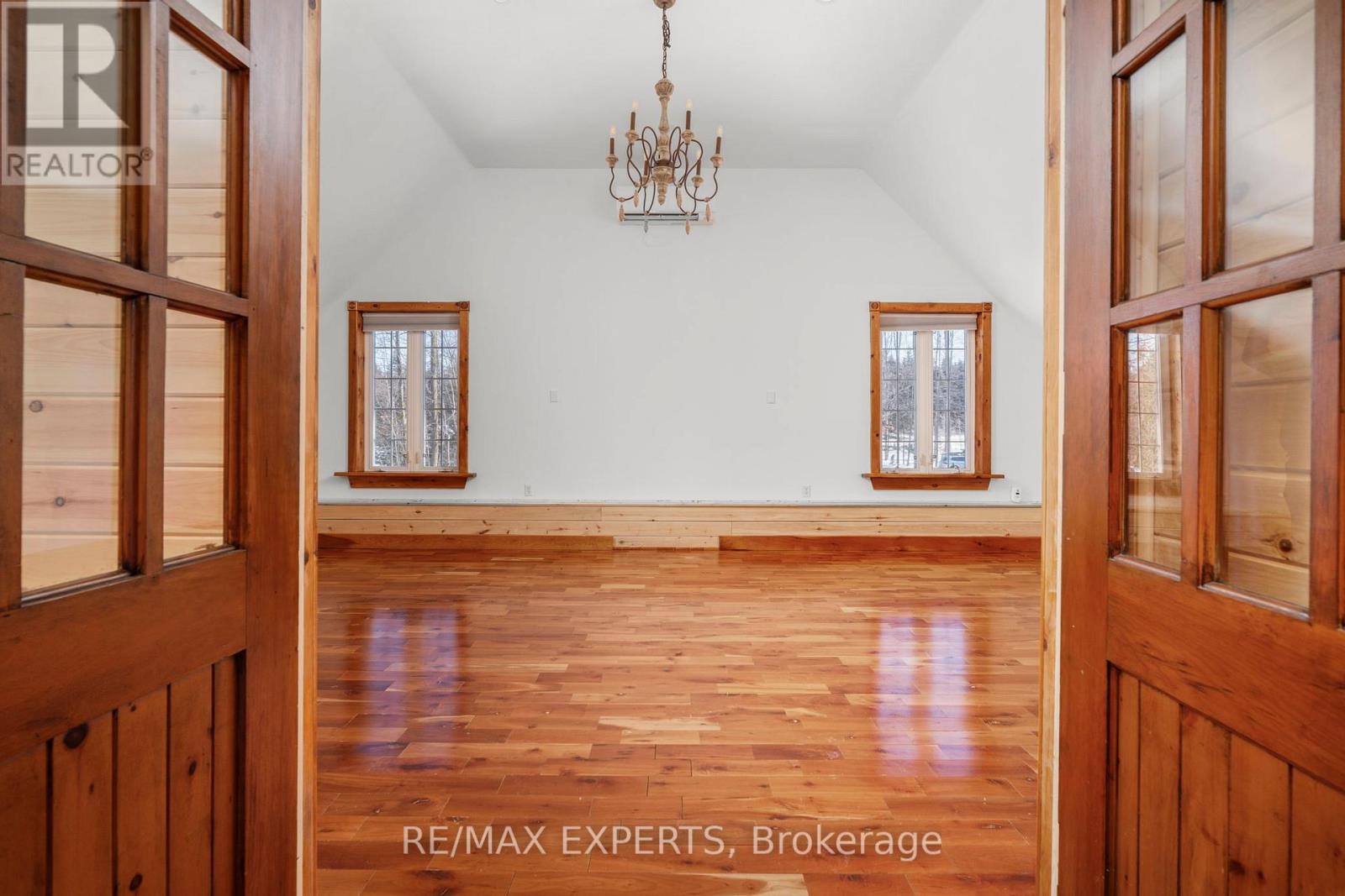 Loft - 14746 Caledon-King Twnln Line S, Caledon, Ontario  L7E 3R4 - Photo 12 - W12843552