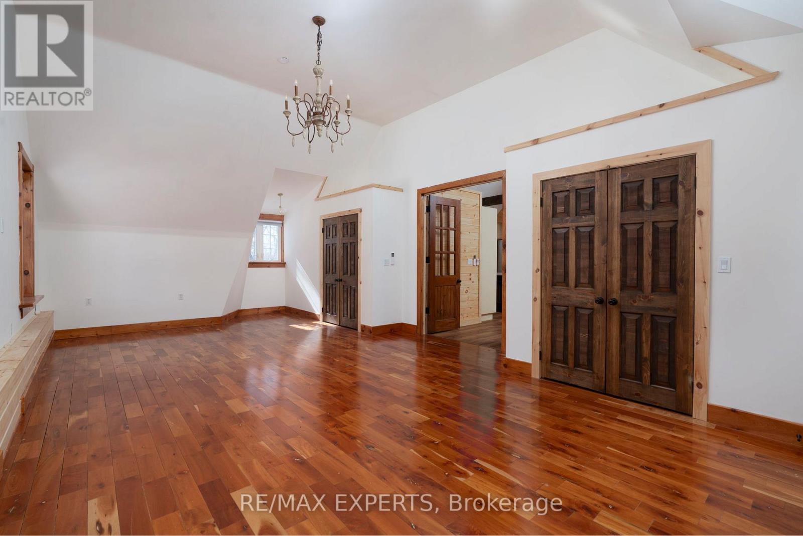 Loft - 14746 Caledon-King Twnln Line S, Caledon, Ontario  L7E 3R4 - Photo 14 - W12843552