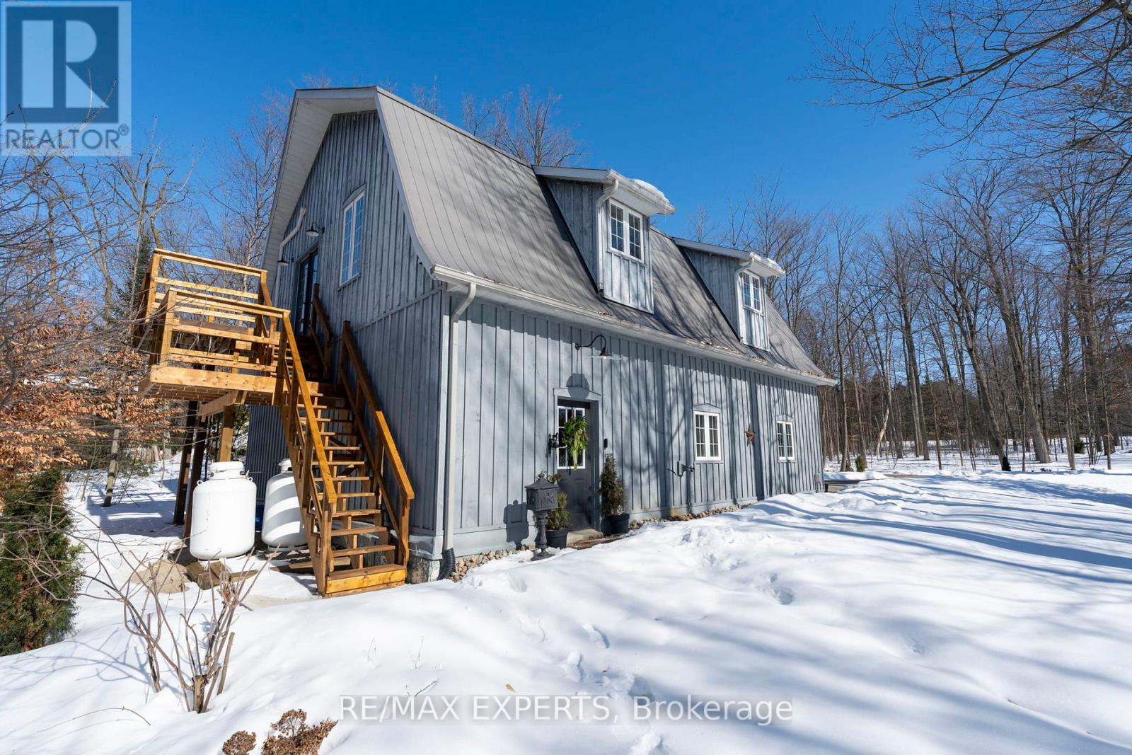 Loft - 14746 Caledon-King Twnln Line S, Caledon, Ontario  L7E 3R4 - Photo 2 - W12843552