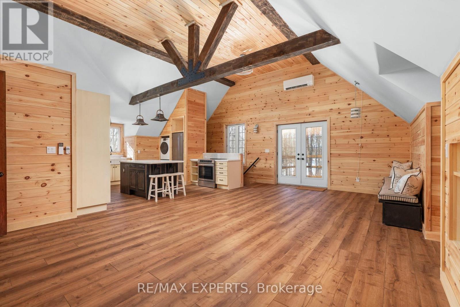 Loft - 14746 Caledon-King Twnln Line S, Caledon, Ontario  L7E 3R4 - Photo 6 - W12843552
