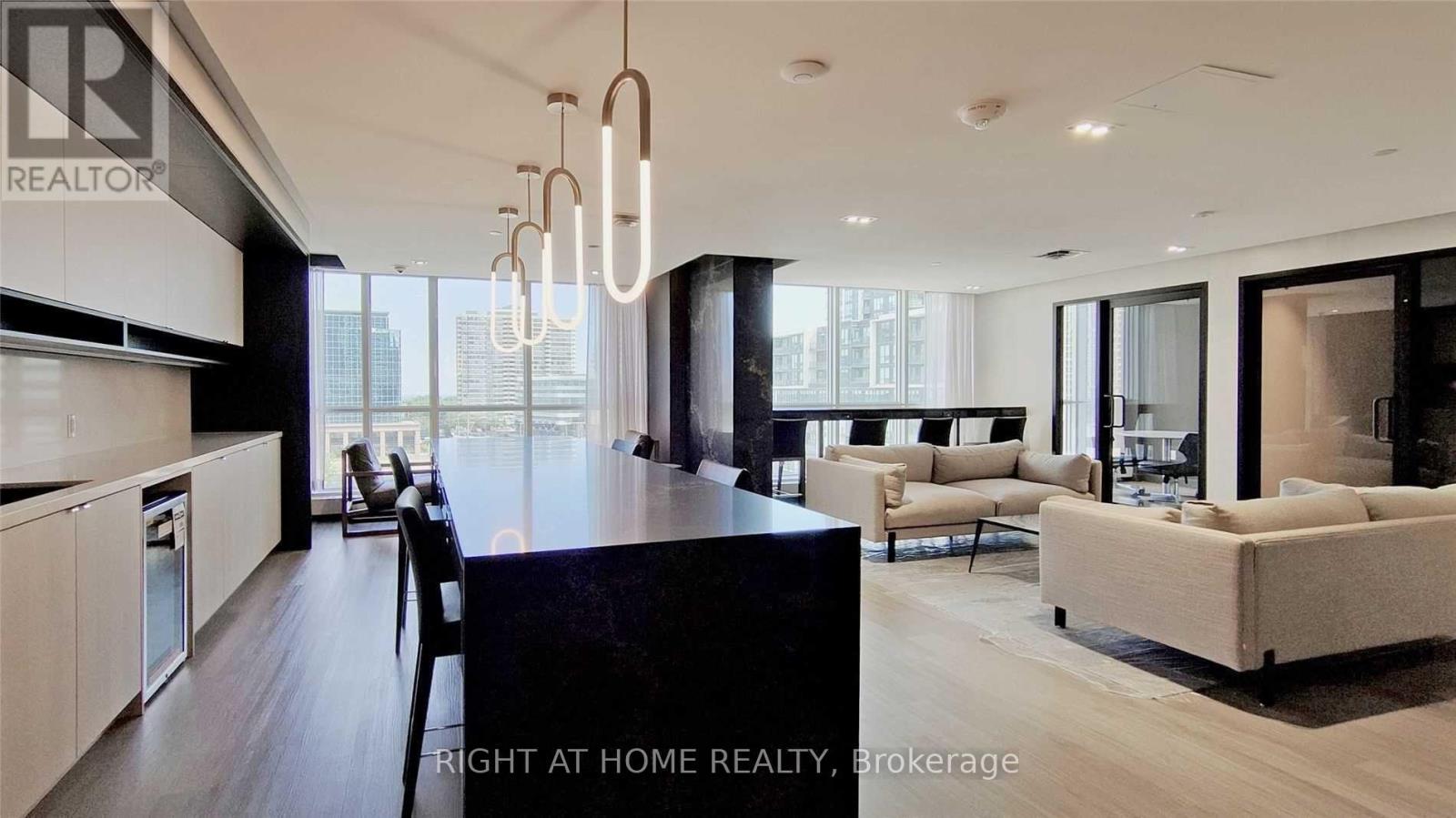 4306 - 4065 Confederation Parkway, Mississauga, Ontario  L5B 0L4 - Photo 10 - W12843570