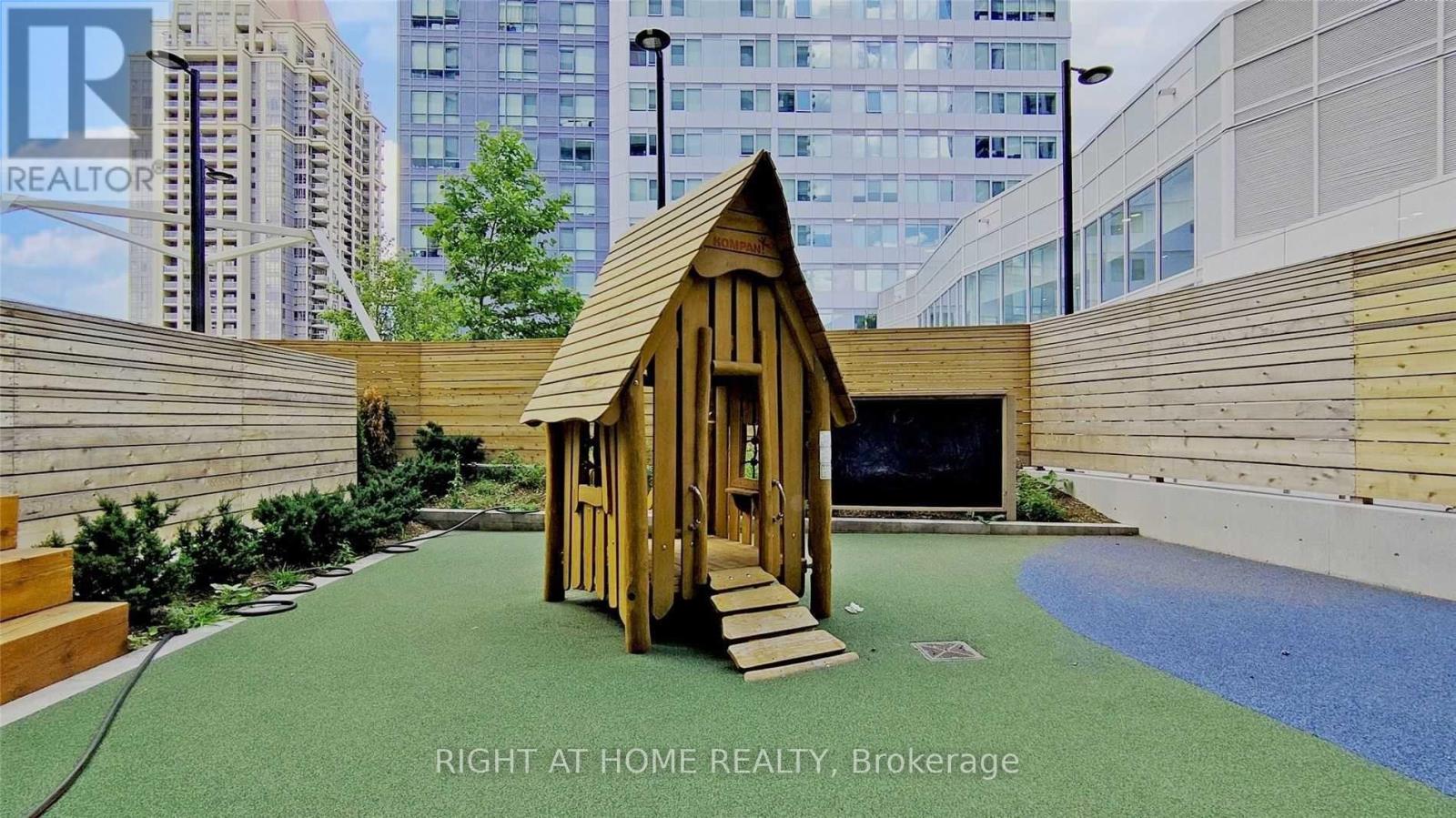 4306 - 4065 Confederation Parkway, Mississauga, Ontario  L5B 0L4 - Photo 16 - W12843570