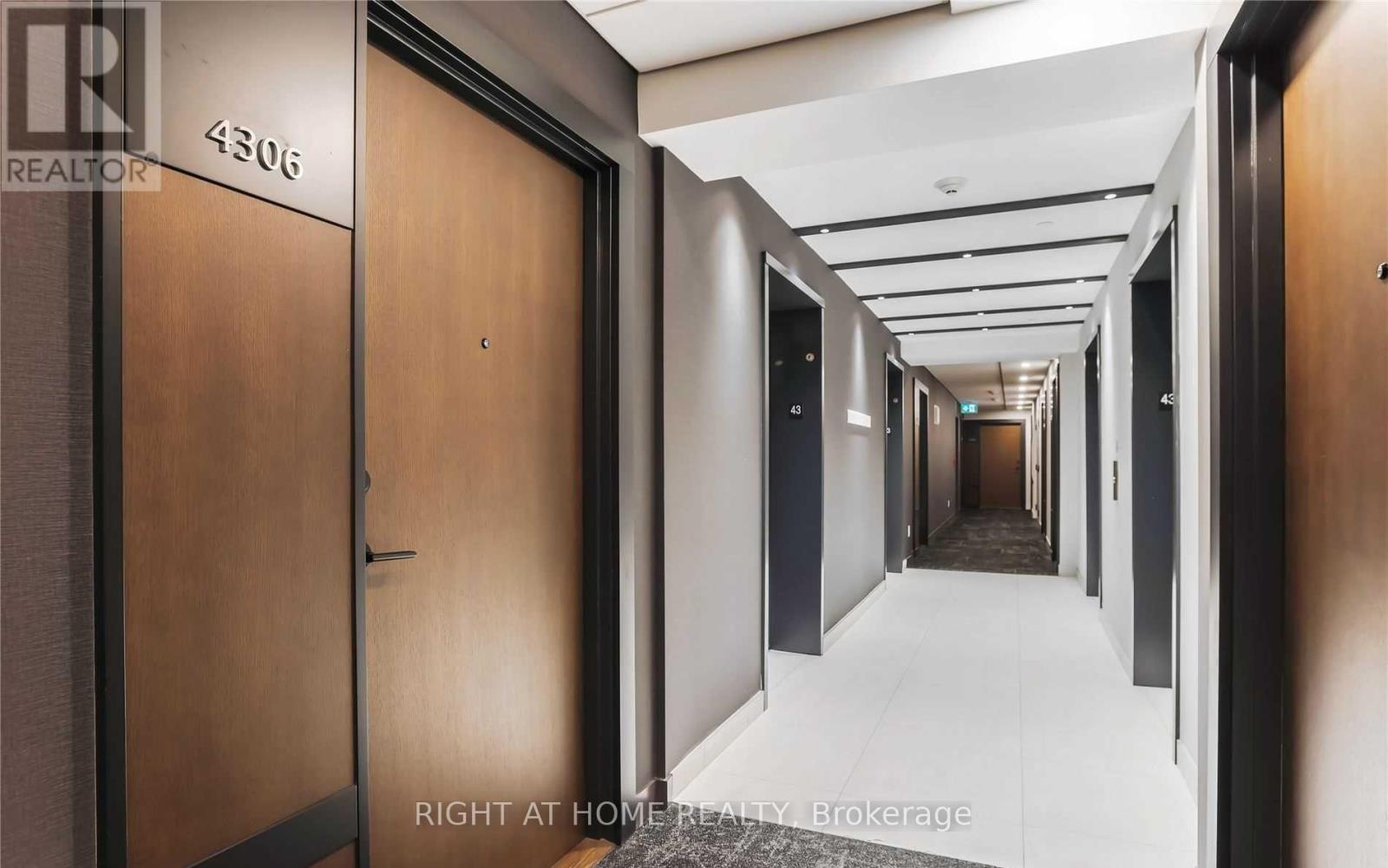 4306 - 4065 Confederation Parkway, Mississauga, Ontario  L5B 0L4 - Photo 25 - W12843570