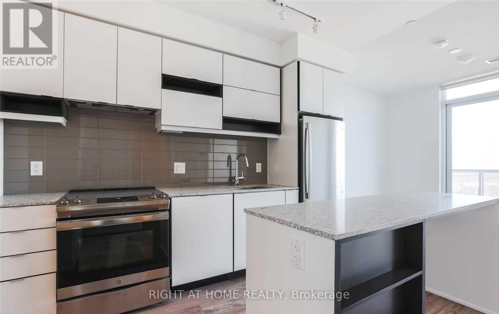 4306 - 4065 Confederation Parkway, Mississauga, Ontario  L5B 0L4 - Photo 32 - W12843570