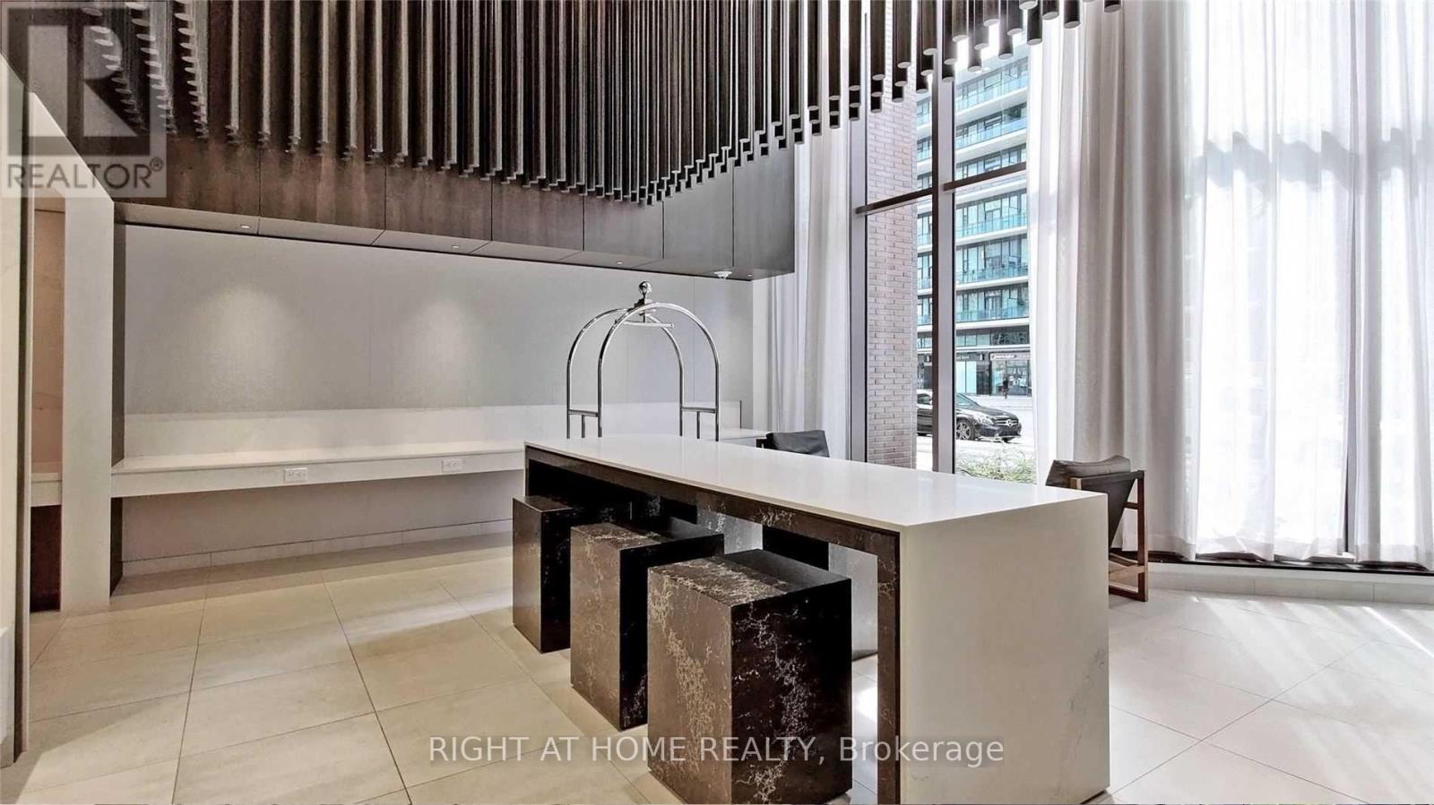 4306 - 4065 Confederation Parkway, Mississauga, Ontario  L5B 0L4 - Photo 5 - W12843570