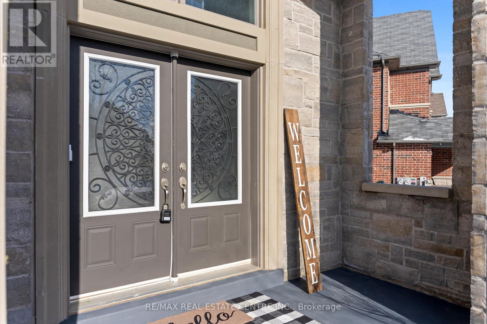 23 Prairie Creek Crescent, Brampton, Ontario  L6Y 6C9 - Photo 6 - W12843580