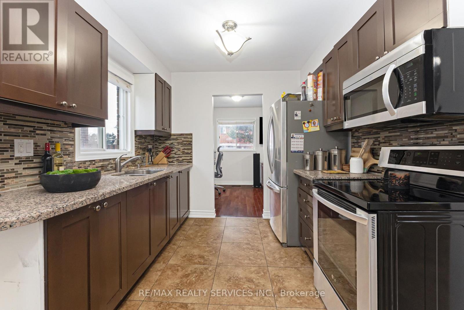 78 Wildercroft Avenue, Brampton, Ontario  L6V 4G5 - Photo 17 - W12843590