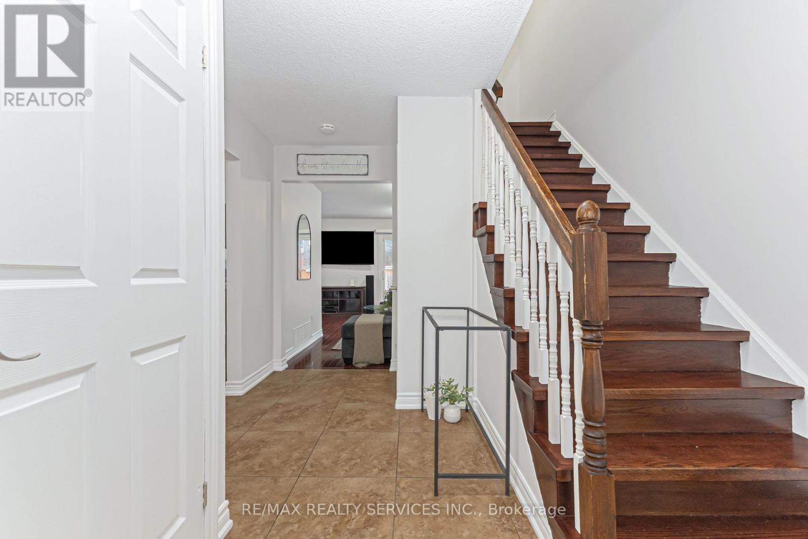 78 Wildercroft Avenue, Brampton, Ontario  L6V 4G5 - Photo 9 - W12843590