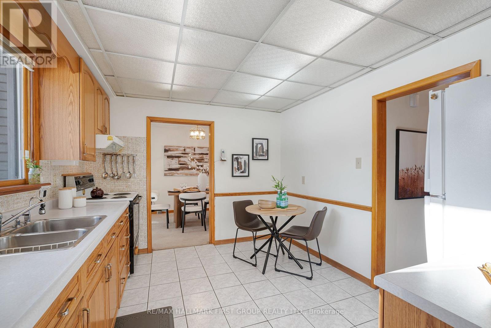 2354 Cliff Road, Mississauga, Ontario  L5A 2N9 - Photo 13 - W12843632