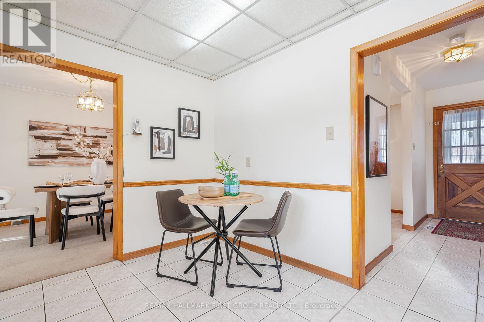 2354 Cliff Road, Mississauga, Ontario  L5A 2N9 - Photo 14 - W12843632