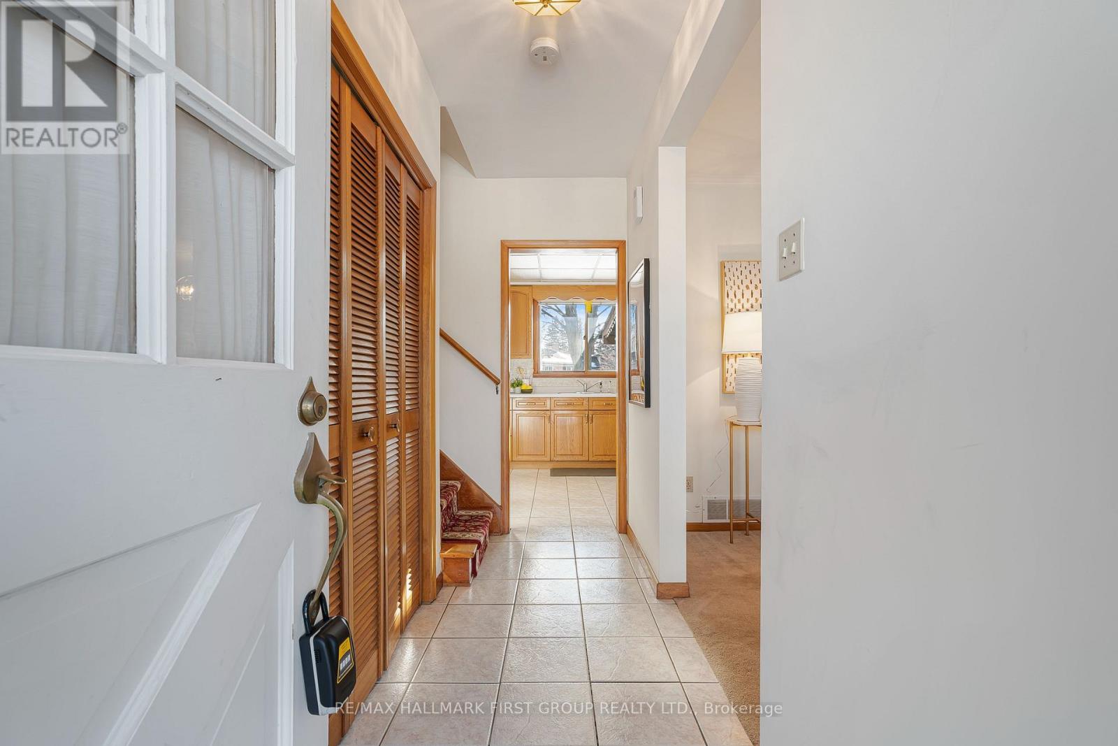 2354 Cliff Road, Mississauga, Ontario  L5A 2N9 - Photo 4 - W12843632