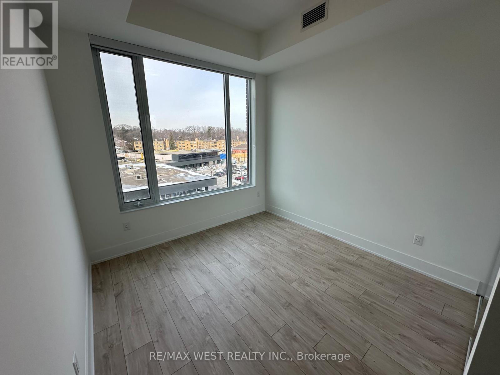 515 - 259 The Kingsway, Toronto, Ontario  M9A 0G2 - Photo 11 - W12843638