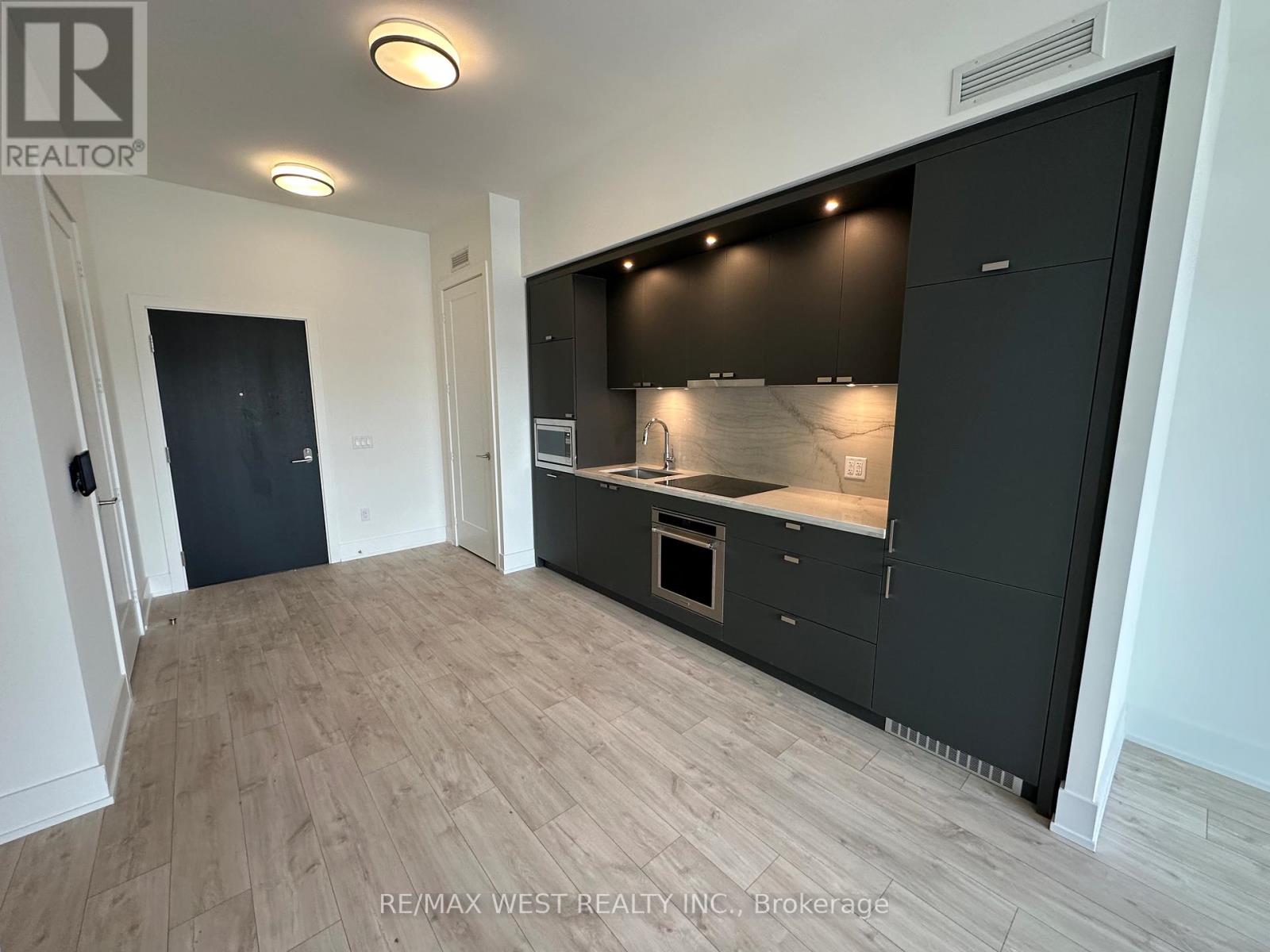 515 - 259 The Kingsway, Toronto, Ontario  M9A 0G2 - Photo 4 - W12843638