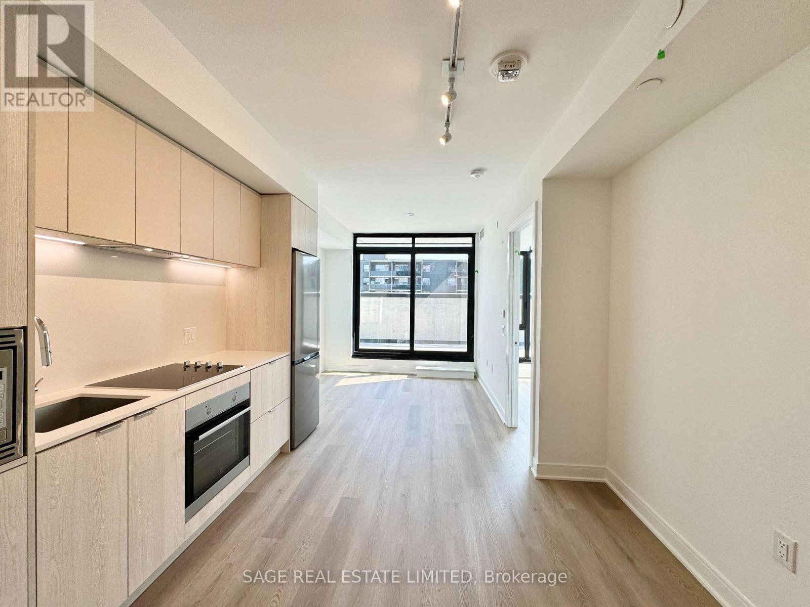 806 - 86 Dundas Street E, Mississauga, Ontario  L5A 1W4 - Photo 4 - W12843646