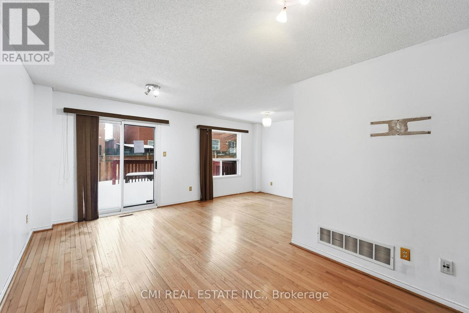 128 Toba Crescent, Brampton, Ontario  L6Z 4R9 - Photo 17 - W12843648