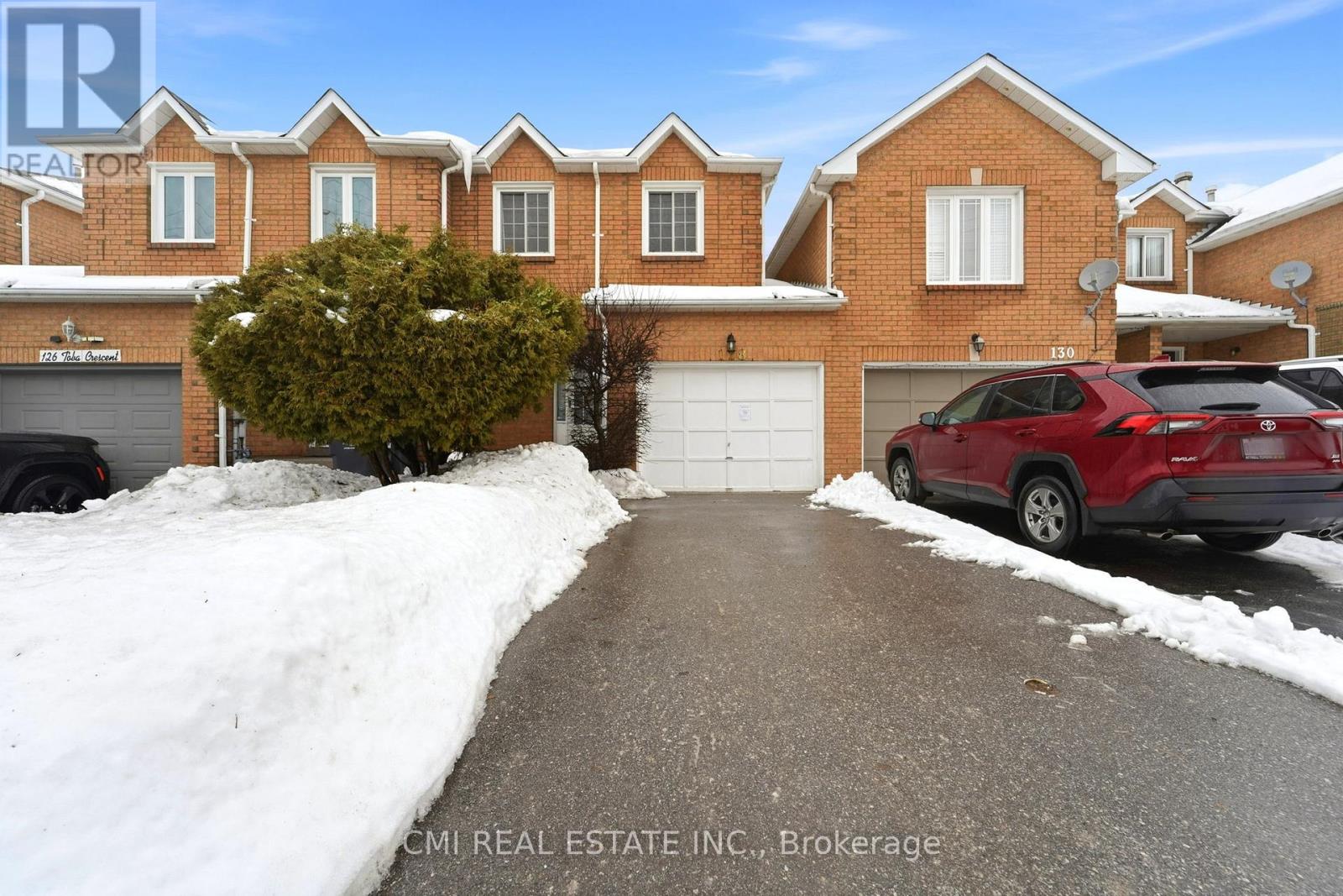 128 Toba Crescent, Brampton, Ontario  L6Z 4R9 - Photo 2 - W12843648
