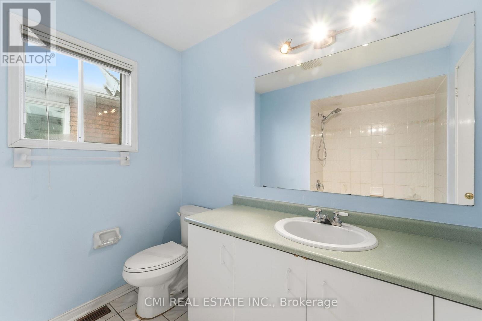 128 Toba Crescent, Brampton, Ontario  L6Z 4R9 - Photo 24 - W12843648