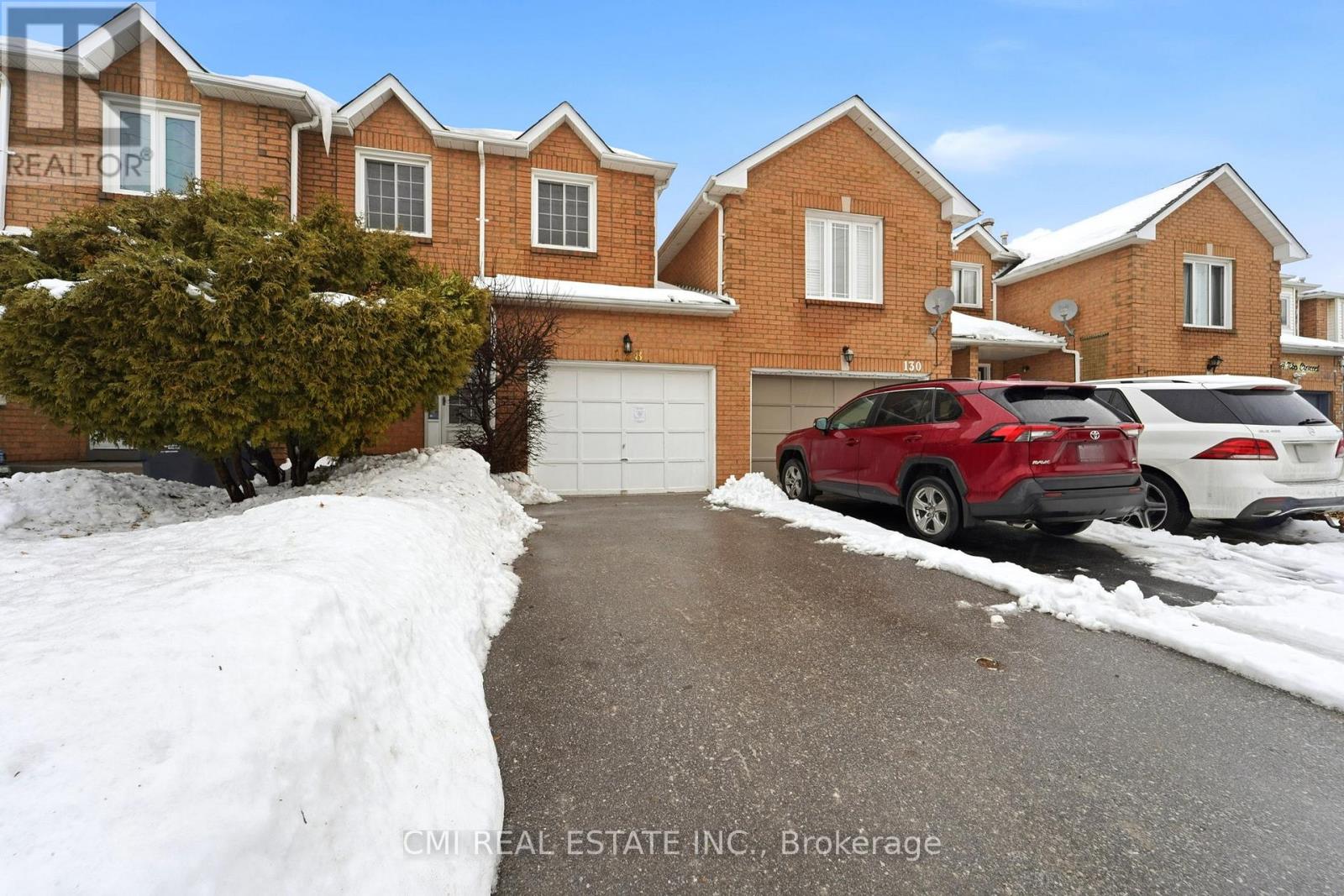 128 Toba Crescent, Brampton, Ontario  L6Z 4R9 - Photo 3 - W12843648