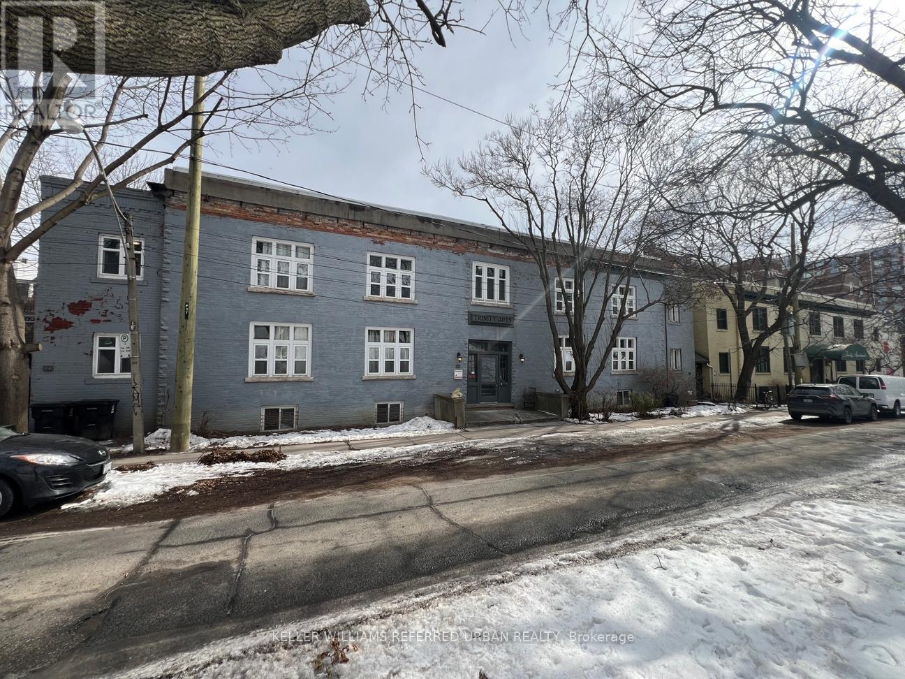 15 GORE VALE AVENUE, Toronto, Ontario