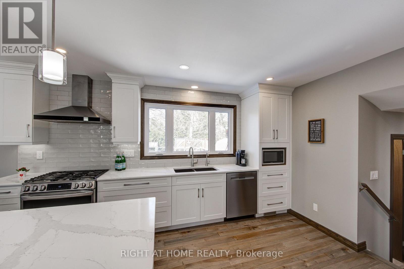 114 Cowan Crescent, London South, Ontario  N6C 2V7 - Photo 12 - X12843550