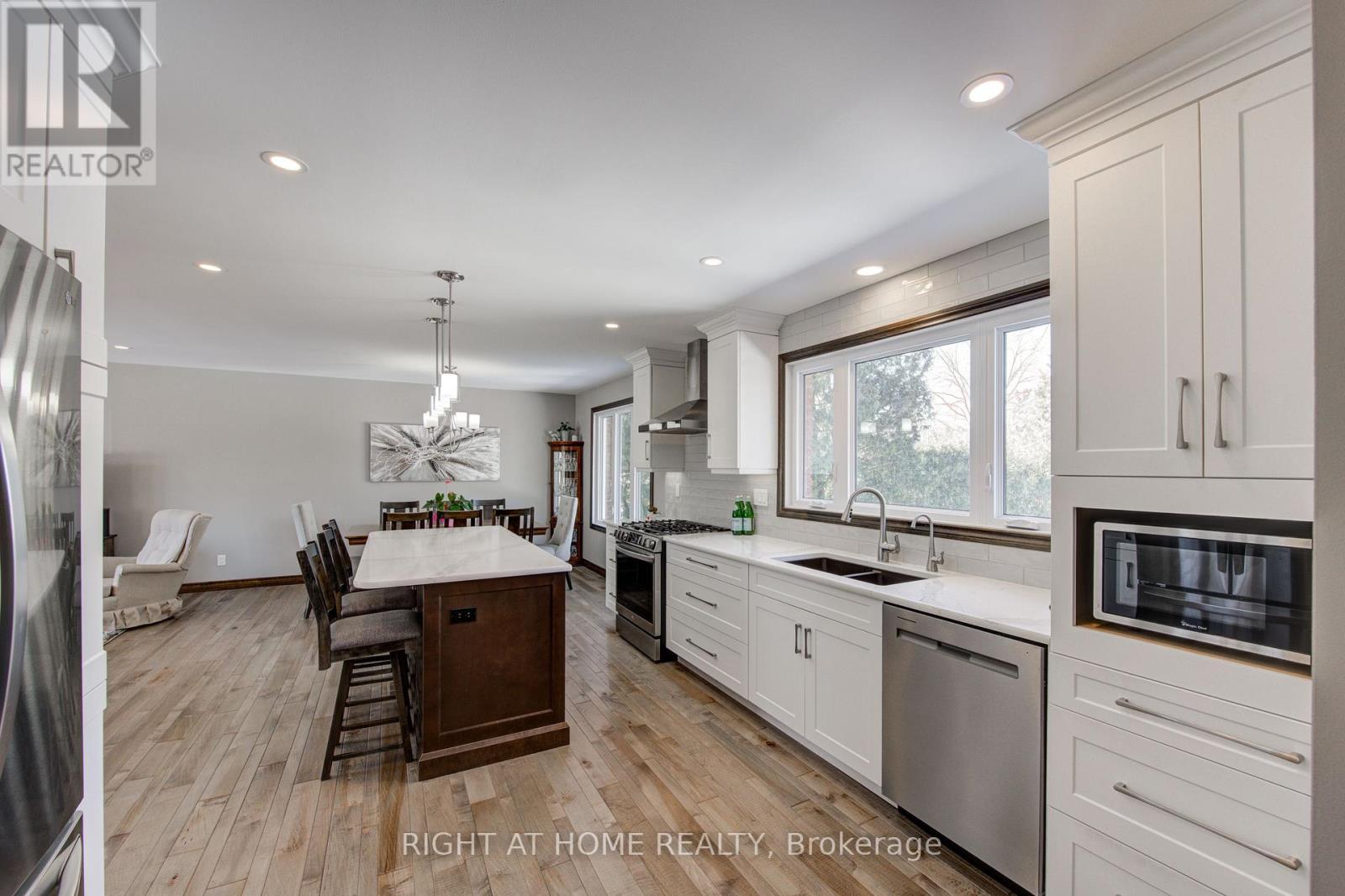 114 Cowan Crescent, London South, Ontario  N6C 2V7 - Photo 8 - X12843550