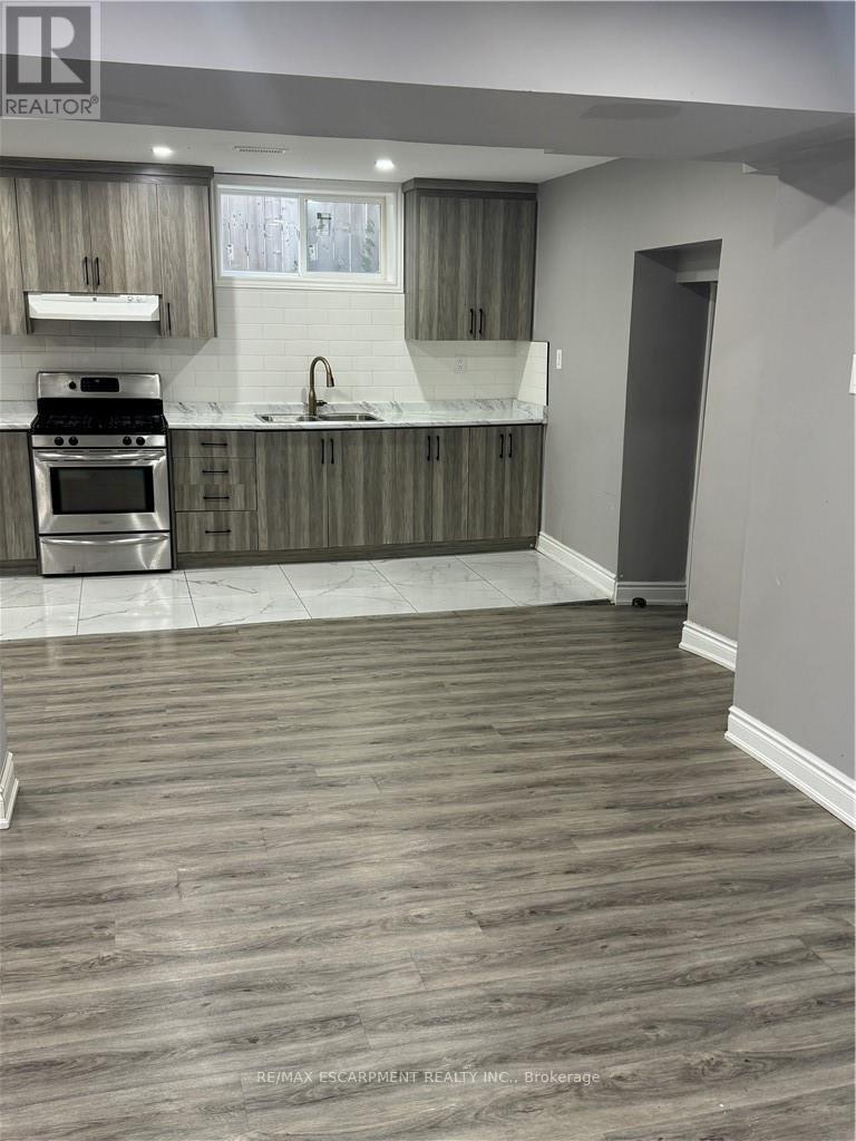 Lower - 267 Millen Road, Hamilton (Stoney Creek), Ontario  L8E 2H1 - Photo 10 - X12843606