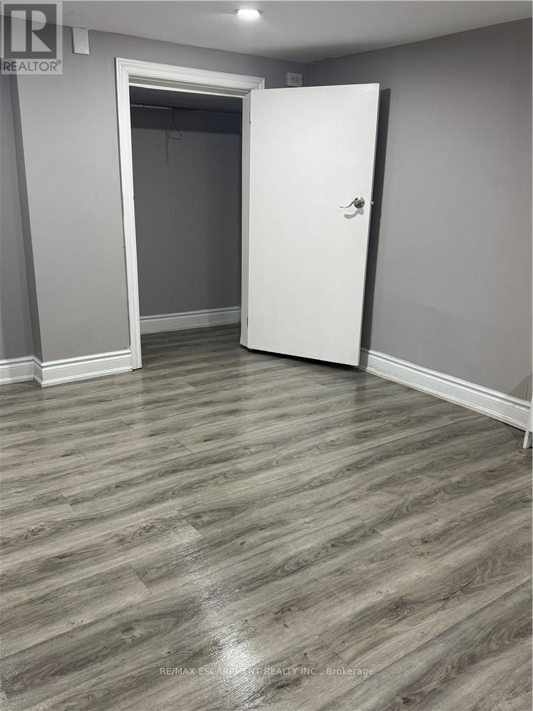 Lower - 267 Millen Road, Hamilton (Stoney Creek), Ontario  L8E 2H1 - Photo 3 - X12843606