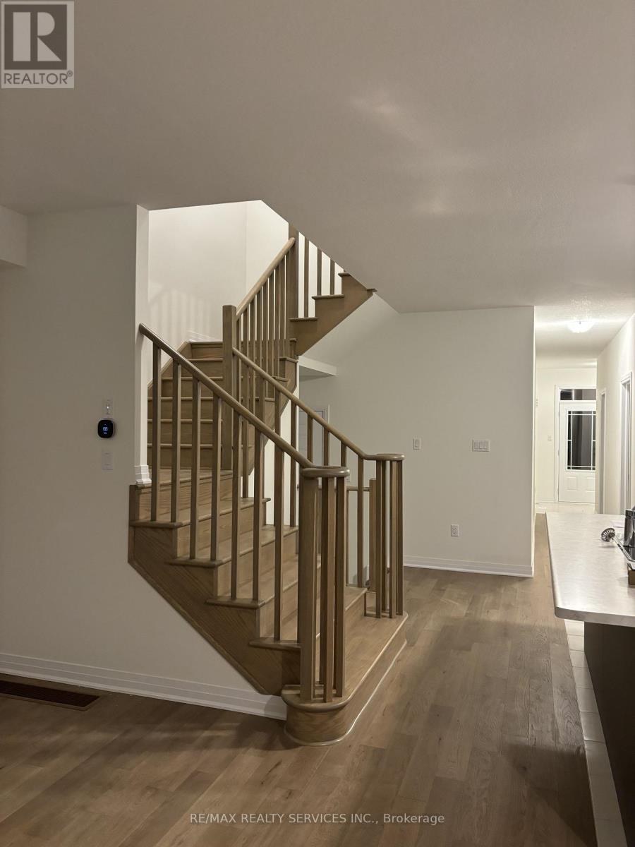 34 Varsity Drive, Welland, Ontario  L3B 0N3 - Photo 2 - X12843634