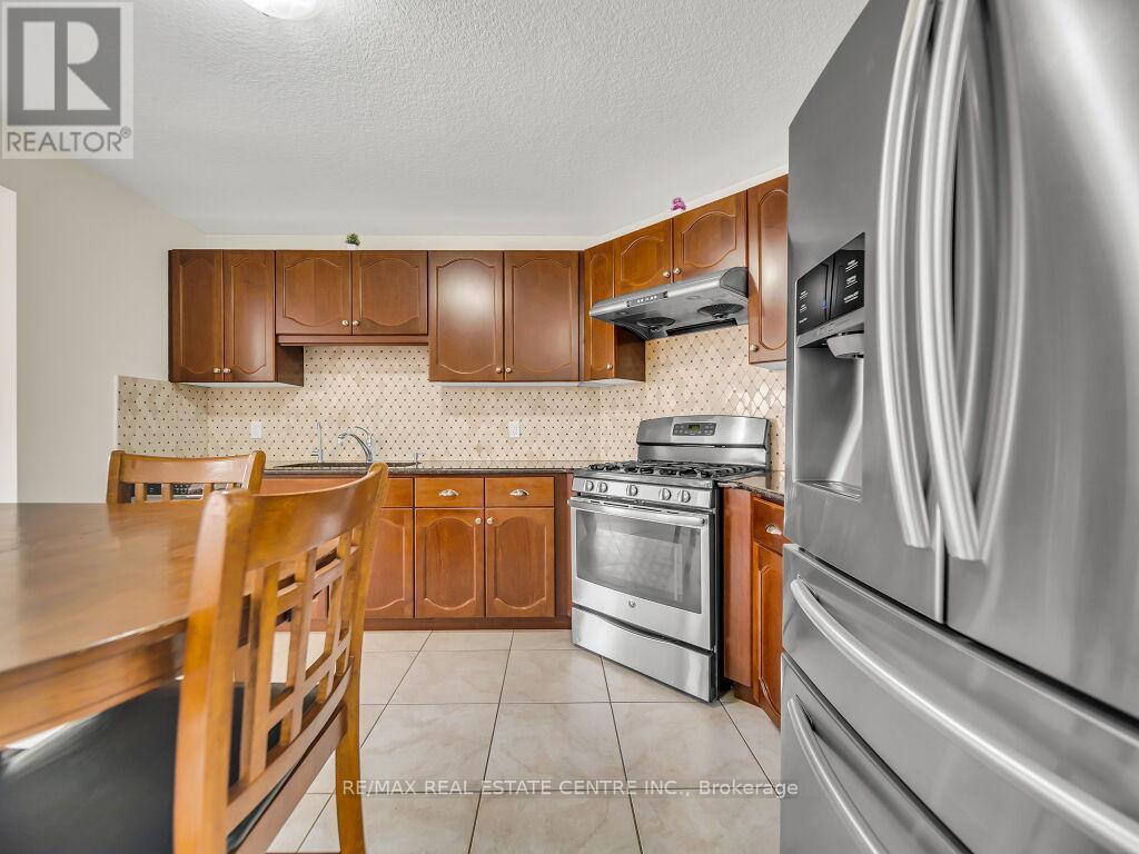 181 Summit Ridge Drive, Guelph, Ontario  N1E 0M1 - Photo 11 - X12843658