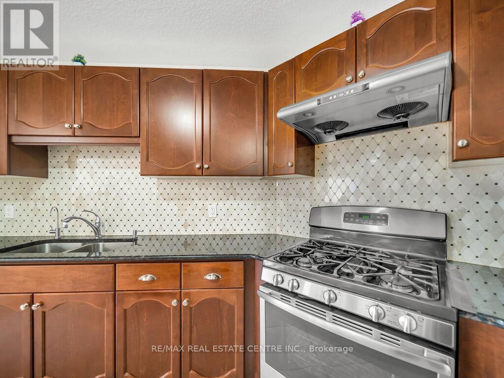 181 Summit Ridge Drive, Guelph, Ontario  N1E 0M1 - Photo 12 - X12843658