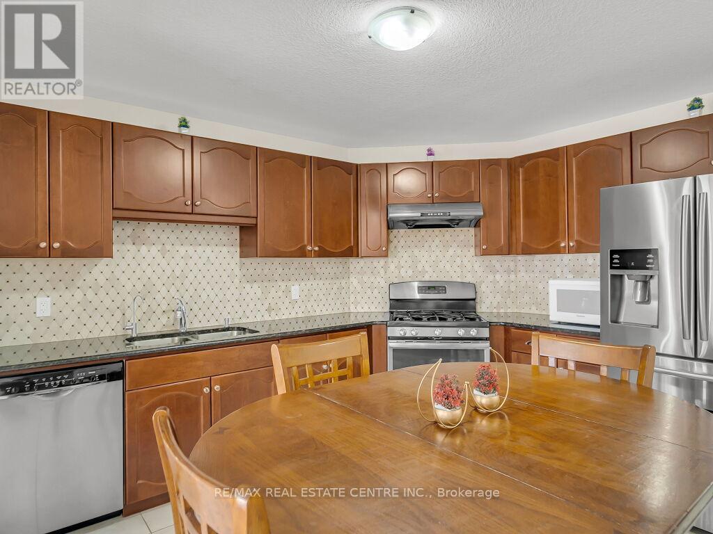 181 Summit Ridge Drive, Guelph, Ontario  N1E 0M1 - Photo 9 - X12843658