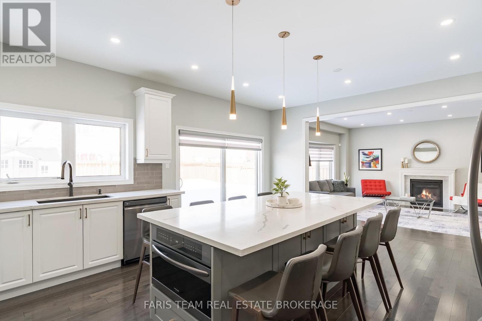 944 Larter Street, Innisfil, Ontario  L9S 0N4 - Photo 9 - N12834682