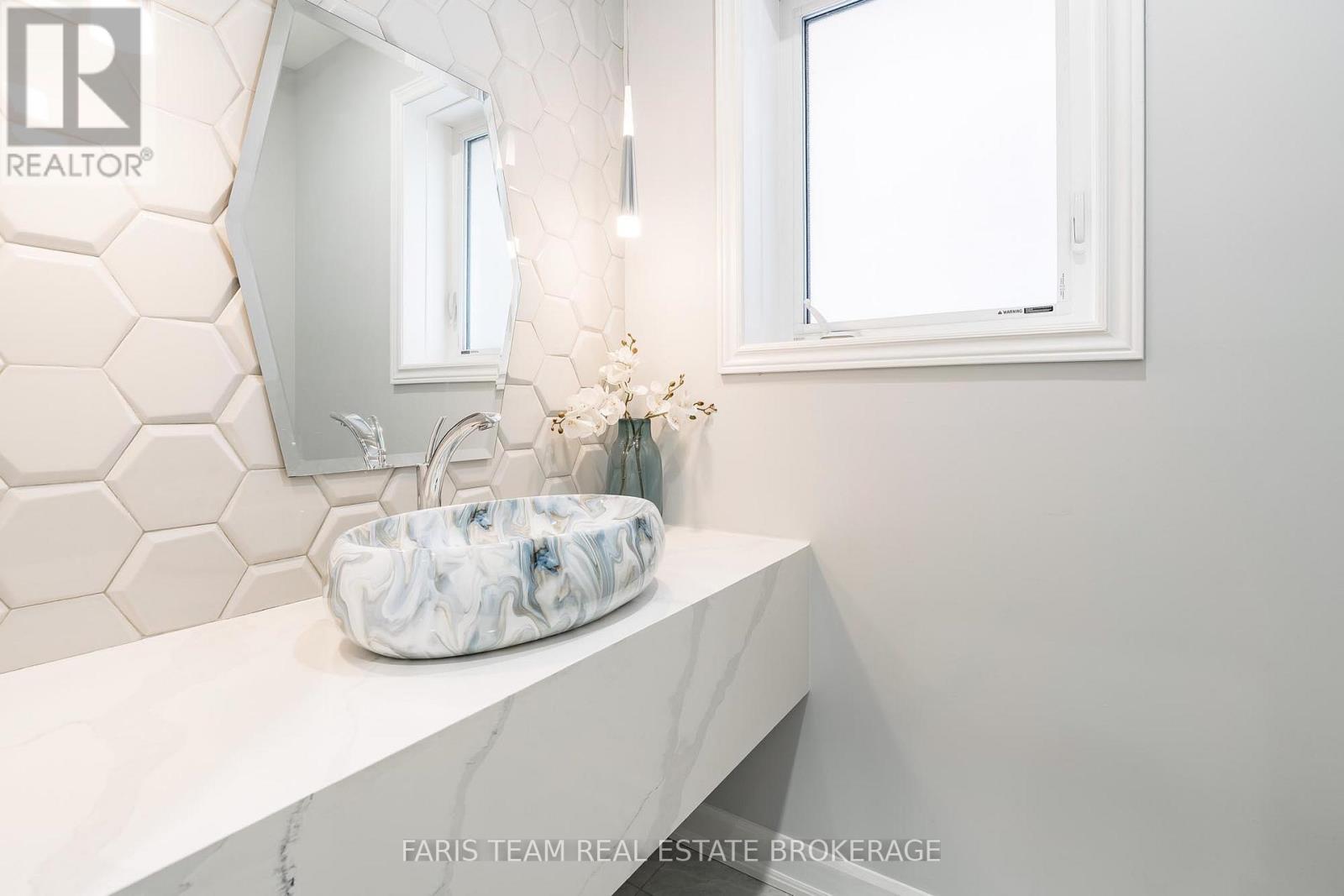 944 Larter Street, Innisfil, Ontario  L9S 0N4 - Photo 21 - N12834682