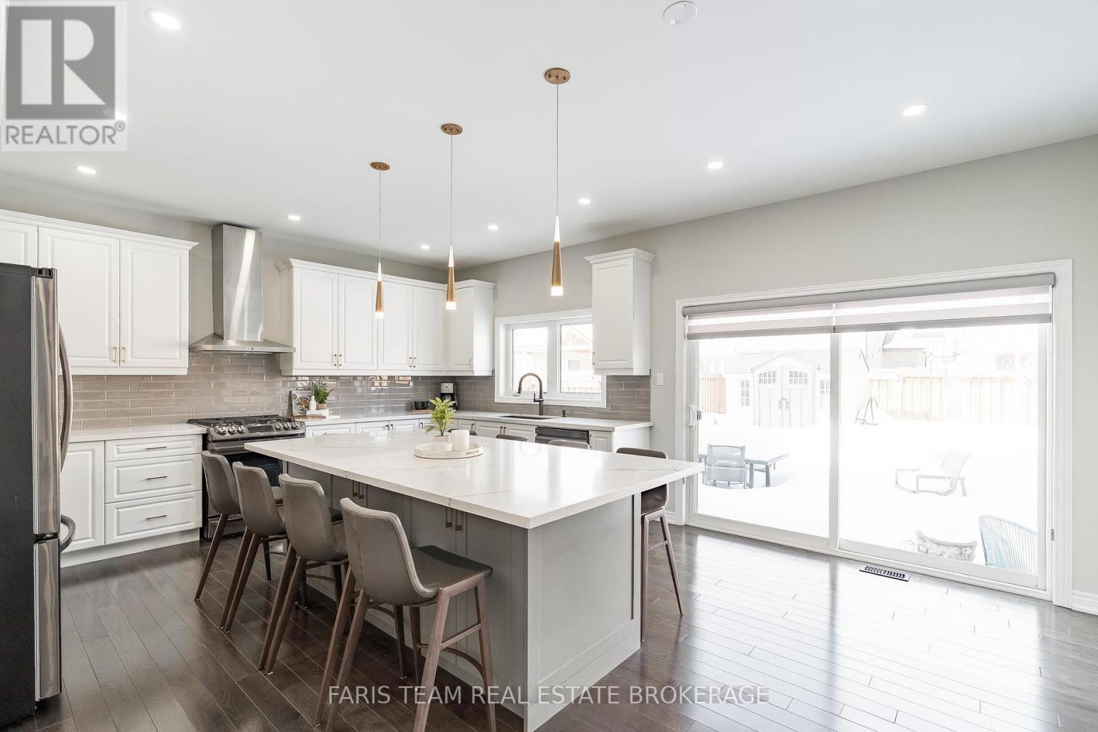 944 Larter Street, Innisfil, Ontario  L9S 0N4 - Photo 11 - N12834682