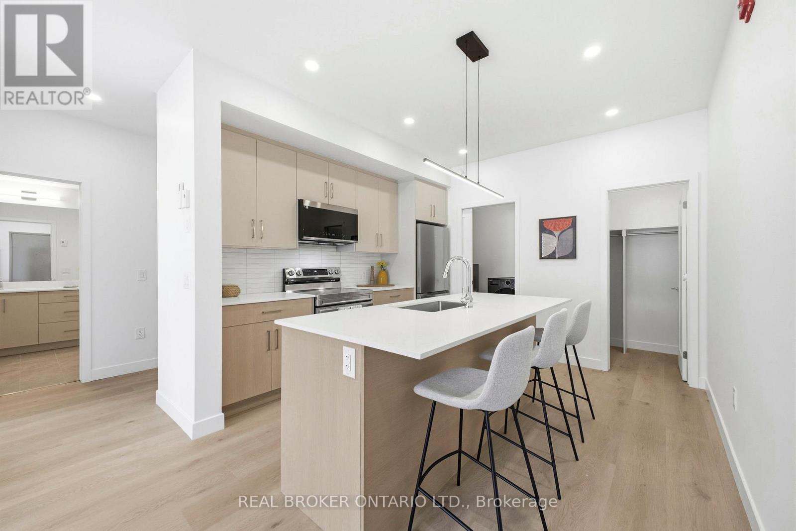 5 - 184 Woodroffe Avenue, Ottawa, Ontario  K2A 3T9 - Photo 2 - X12806178