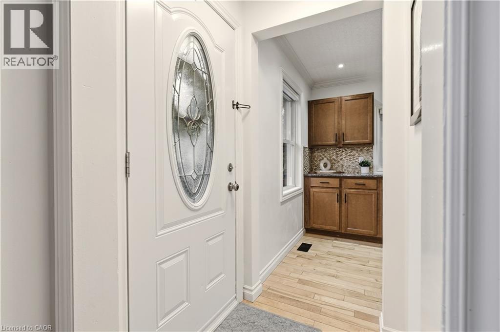 411 Pepper Drive, Burlington, Ontario  L7R 3E1 - Photo 4 - 40807278