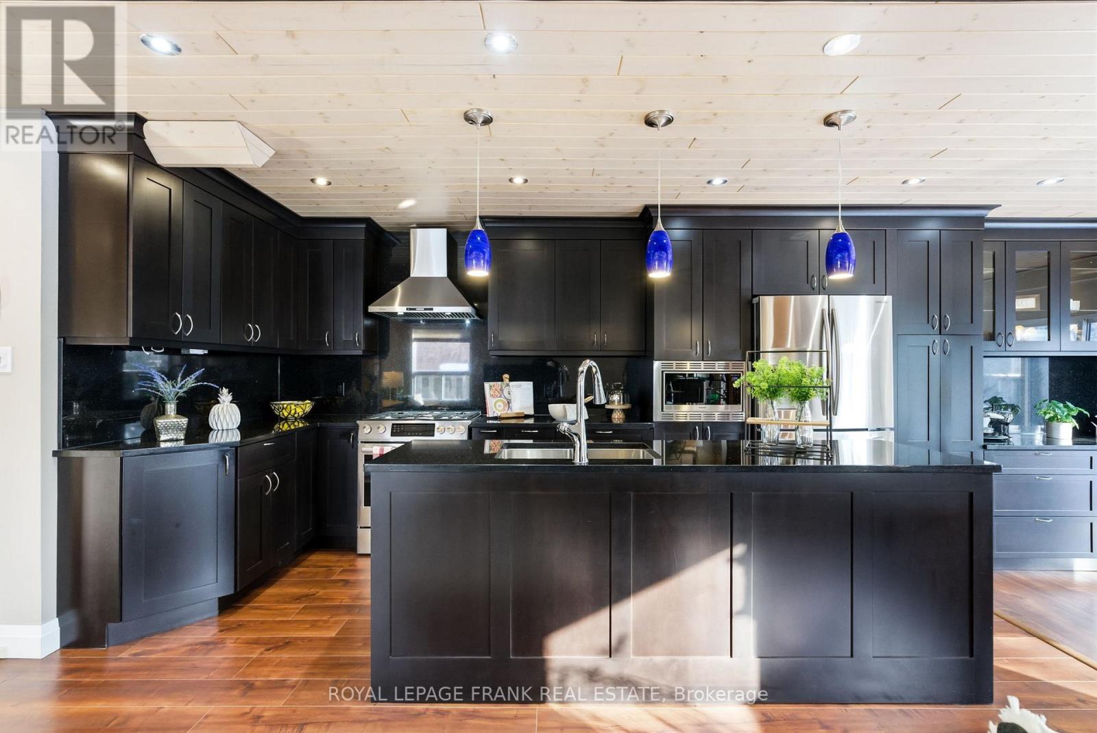 9 Royal Pines Court, Clarington (Bowmanville), Ontario  L1C 4P4 - Photo 13 - E12843756