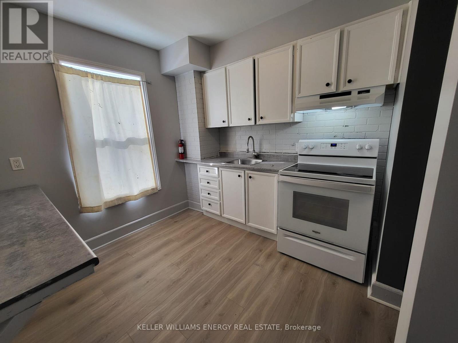 Main - 225 Gibbons Street, Oshawa (Mclaughlin), Ontario  L1J 4Y5 - Photo 6 - E12843912