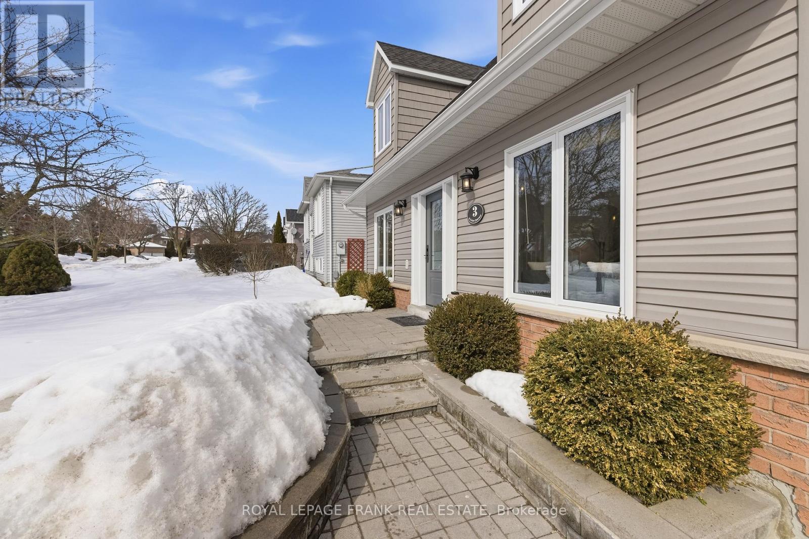 3 Mcguire Crescent, Uxbridge, Ontario  L9P 1G7 - Photo 4 - N12843994