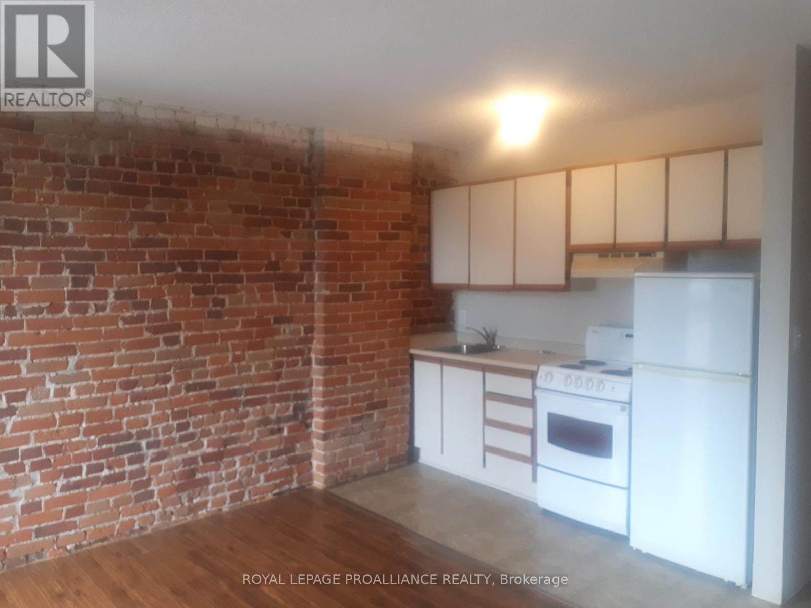 97 Walton Street, Port Hope, Ontario  L1A 1N4 - Photo 12 - X12843986