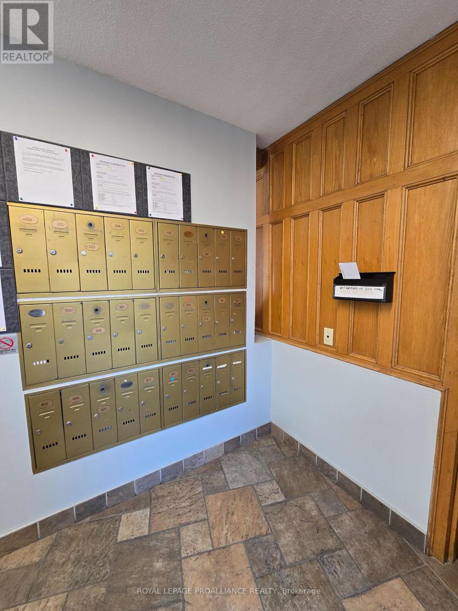 97 Walton Street, Port Hope, Ontario  L1A 1N4 - Photo 6 - X12843986