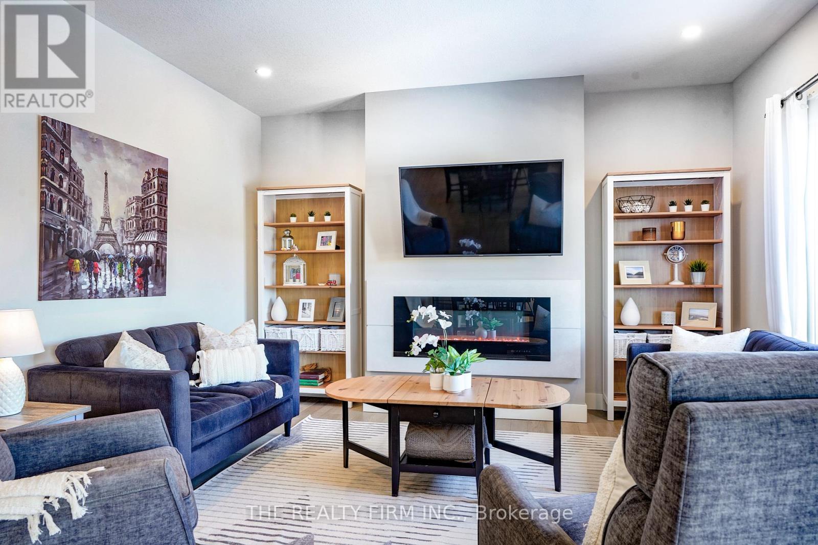 110 Stuart Avenue, Lucan Biddulph (Lucan), Ontario  N0M 2J0 - Photo 11 - X12843782