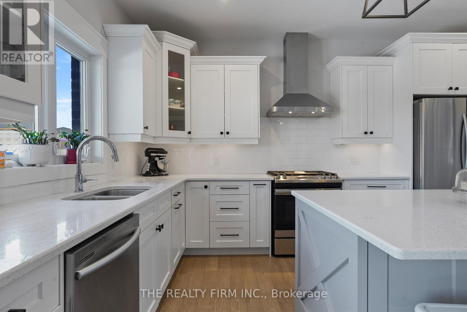 110 Stuart Avenue, Lucan Biddulph (Lucan), Ontario  N0M 2J0 - Photo 15 - X12843782