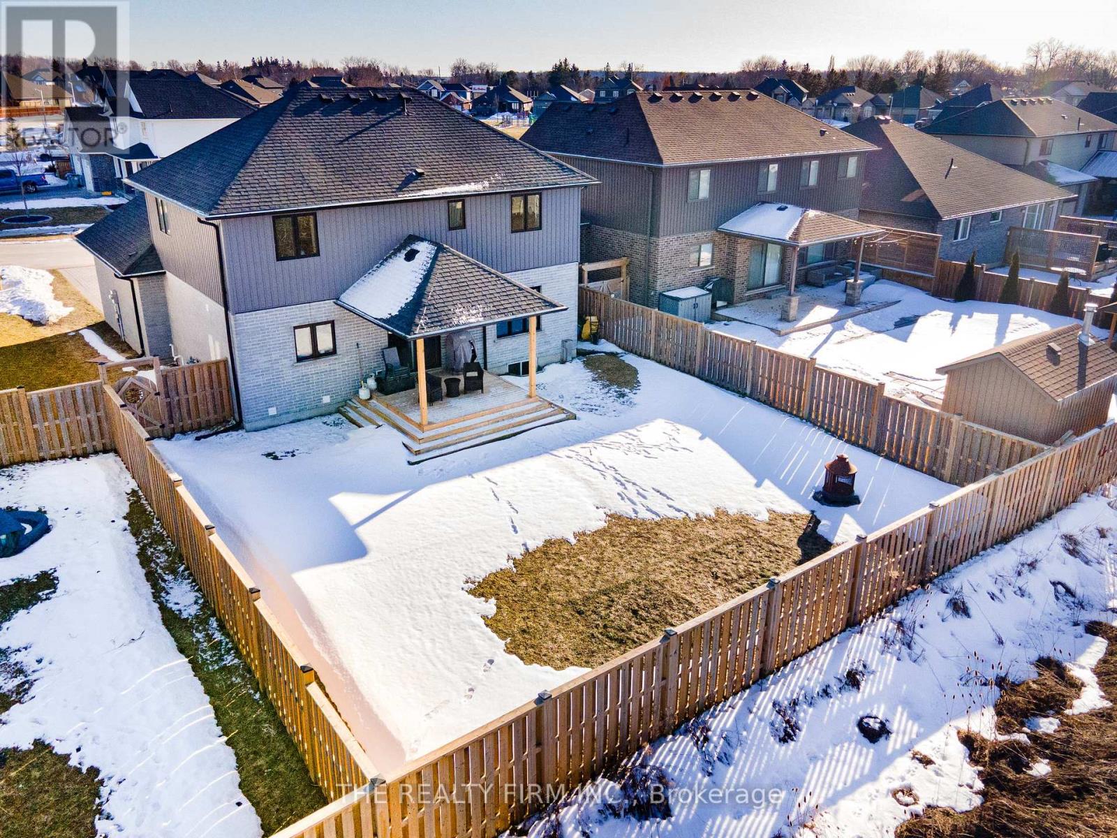 110 Stuart Avenue, Lucan Biddulph (Lucan), Ontario  N0M 2J0 - Photo 28 - X12843782