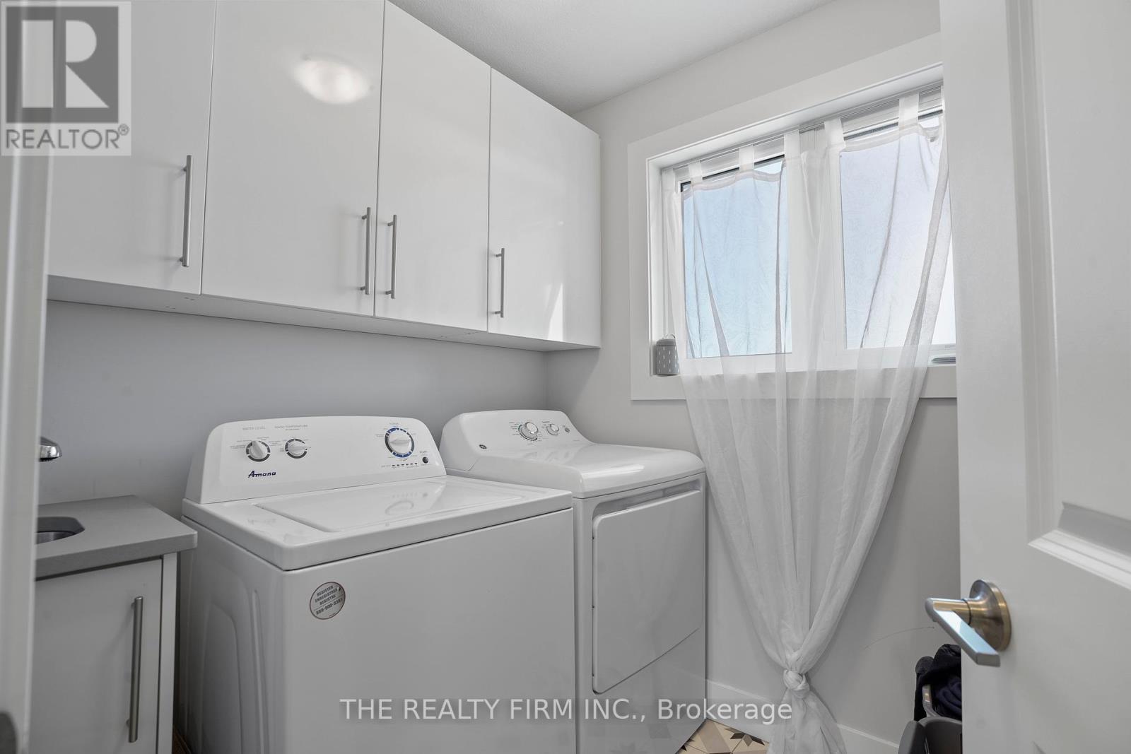 110 Stuart Avenue, Lucan Biddulph (Lucan), Ontario  N0M 2J0 - Photo 30 - X12843782