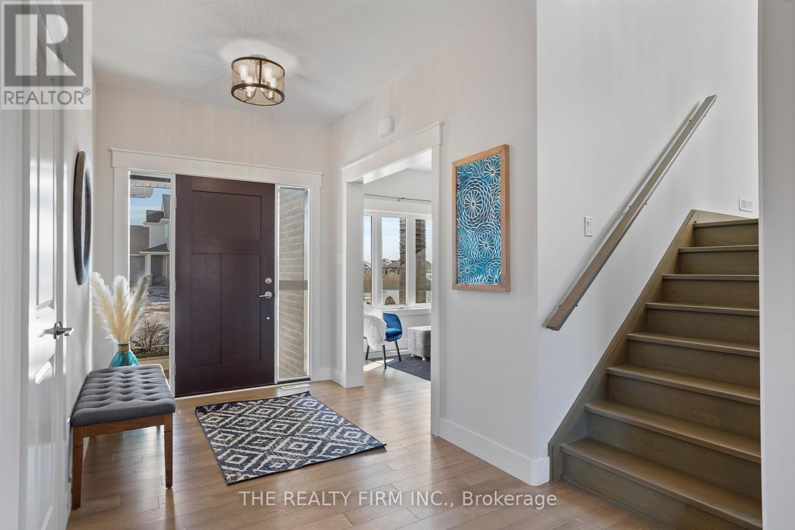 110 Stuart Avenue, Lucan Biddulph (Lucan), Ontario  N0M 2J0 - Photo 5 - X12843782